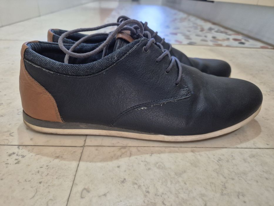 Sapatos de pele Aldo