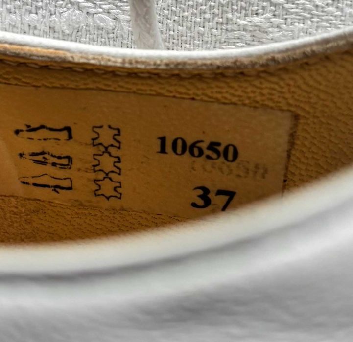 Туфлі жіночі BRUNATE на шнурівці