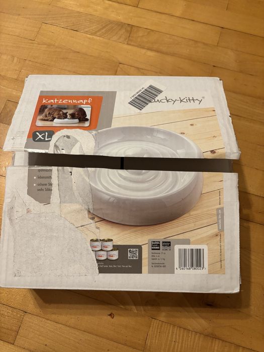 Poidło. Miska ceramiczna dla kota