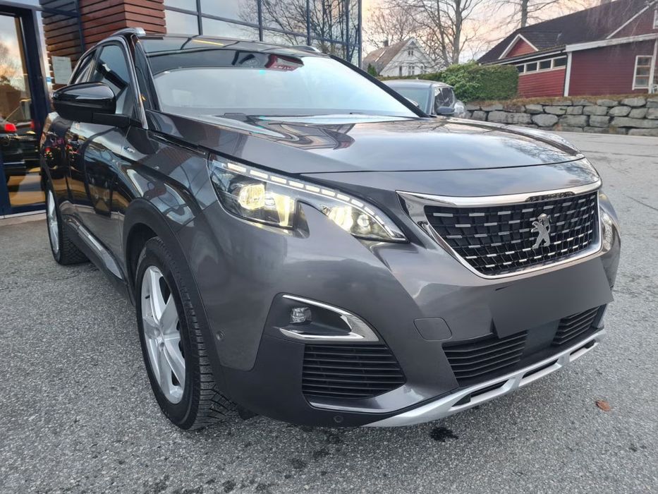 Peugeot 3008 GT Plug-in Hybrid 4x4 • 300 KM • Panorama • ACC