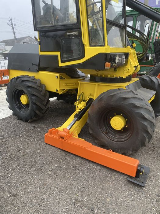 Погрузчик -экскаватор