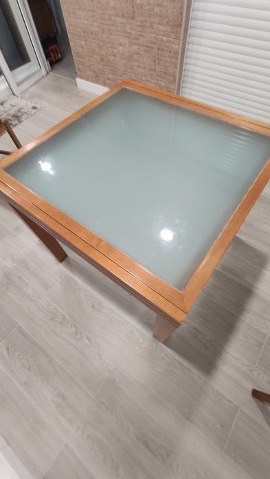 Mesa de sala de jantar usada