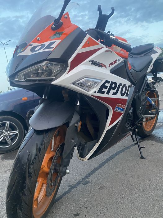 Продам мотоцикл ml250 cbr