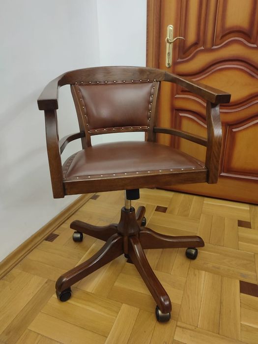 Крісло керівника шкіра