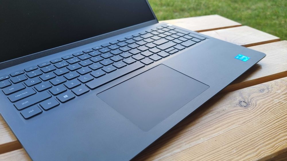 Dell Vostro 3510 i5 / 8GB/ 512GB