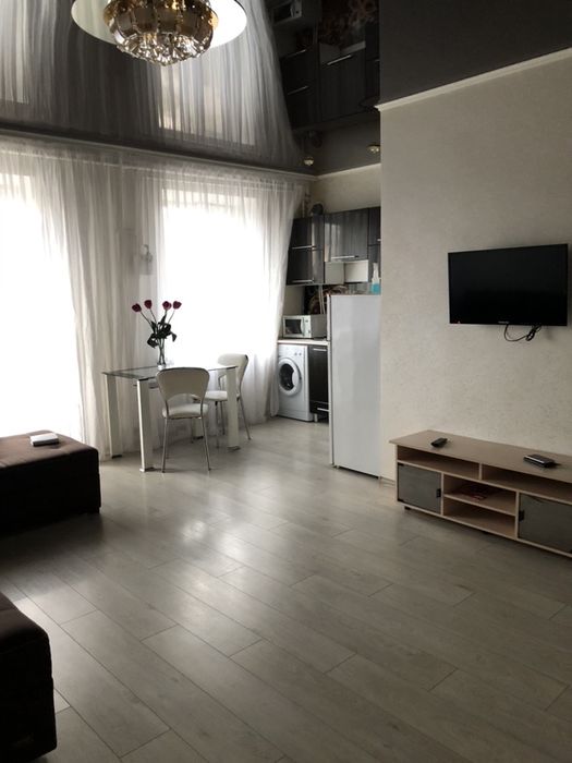 Аренда  посуточно улица Соборности Косиора 17 двух комнатная