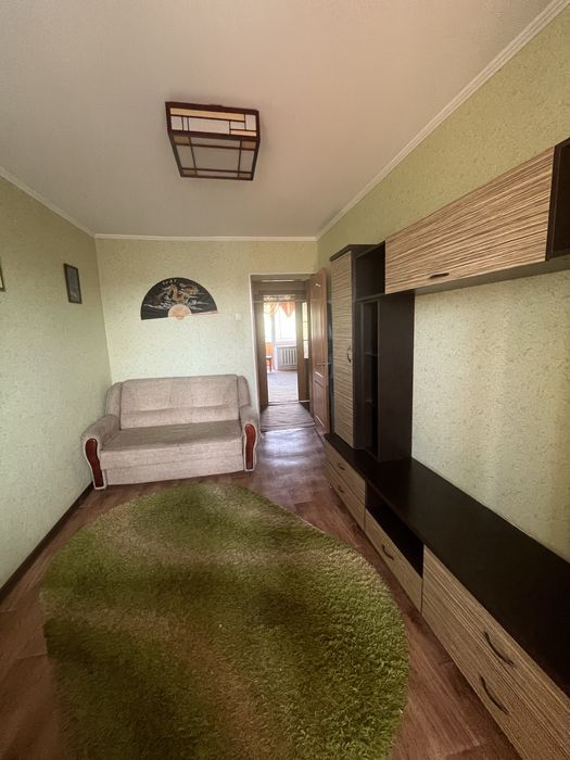 Продам 4-х кімнатну квартив , 80м2 в цегляному будинку по пр-т Миру