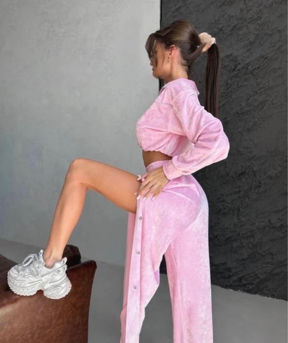 Fato feminino novo