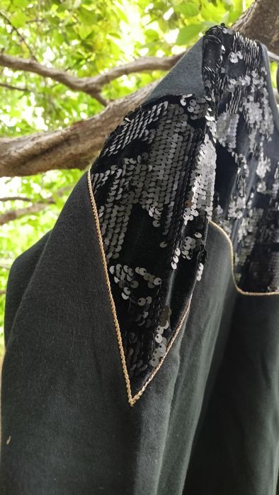 Bluza z cekinami S elegancka czarna