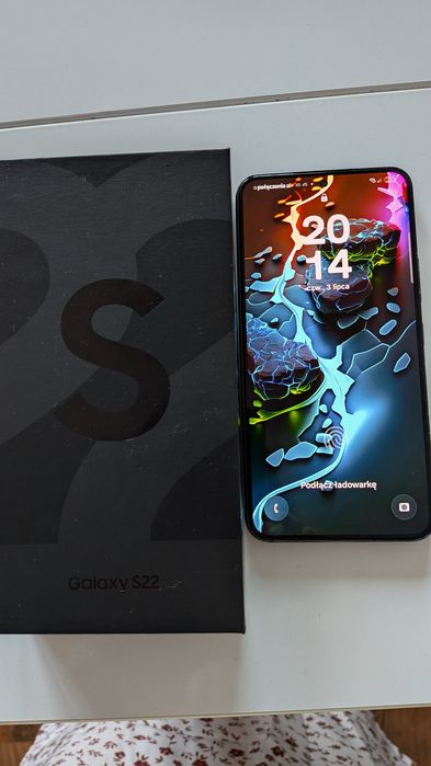 Sprzedam Samsung s 22 plus etui