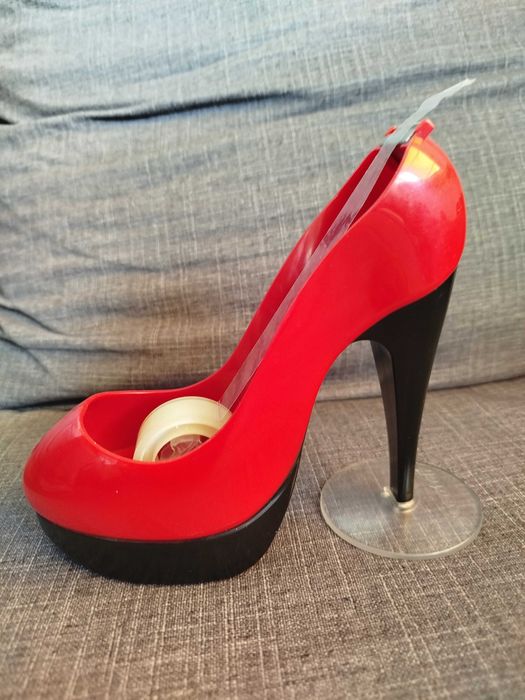 Dispensador de fita cola, fita adesiva, Scoteh, sapato vermelho