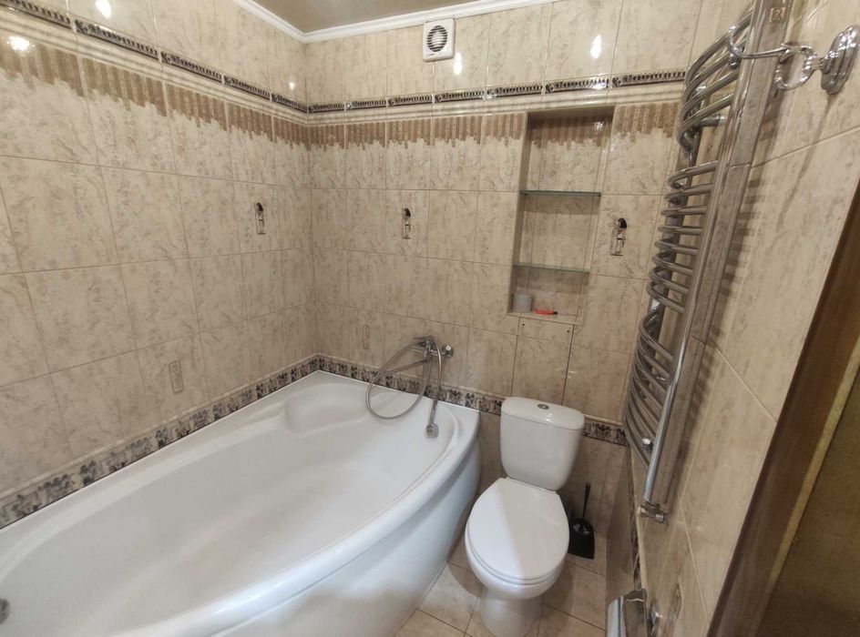 Оренда 2 кім. квартири з ремонтом, вул. Пасічна 58