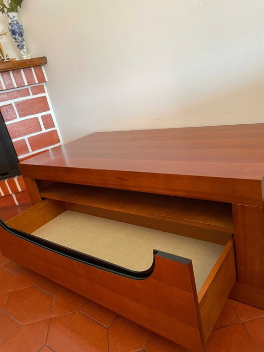Mesa de Centro em Cerejeira com Gaveta de Arrumação