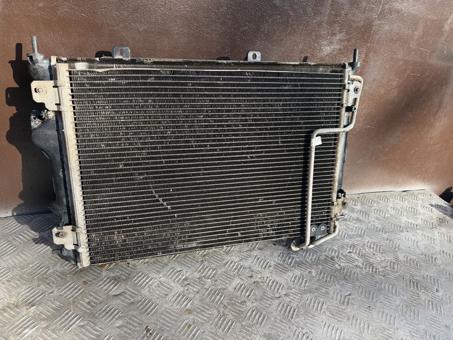 Радиатор кассета диффузор Renault Scenic RX4 2002 сценик рх4