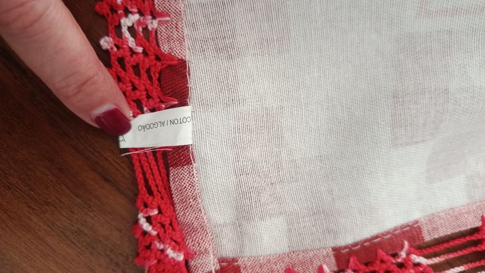 Toalha com remate em crochê - nova