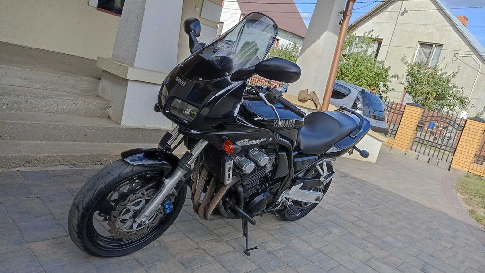 Yamaha Fazer 600, rok 2001