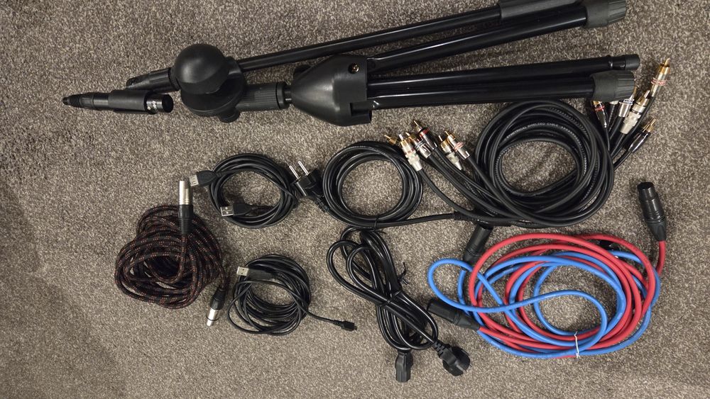 Anthem Avm 60  cyfrowy procesor kina domowego plus końcówka mocy Audiolab 8200X7 k