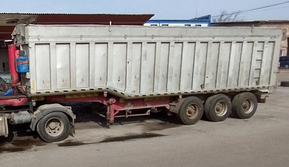 Напів причіп  Montracon