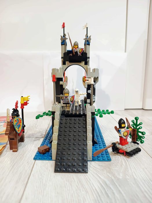 Lego System 6078 Royal Drawbridge, Castle, Royal Knights, Zamek