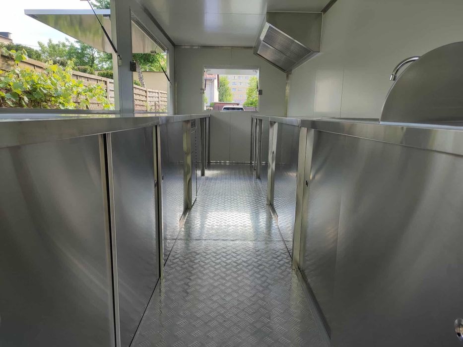Przyczepa gastronomiczna 5,5m