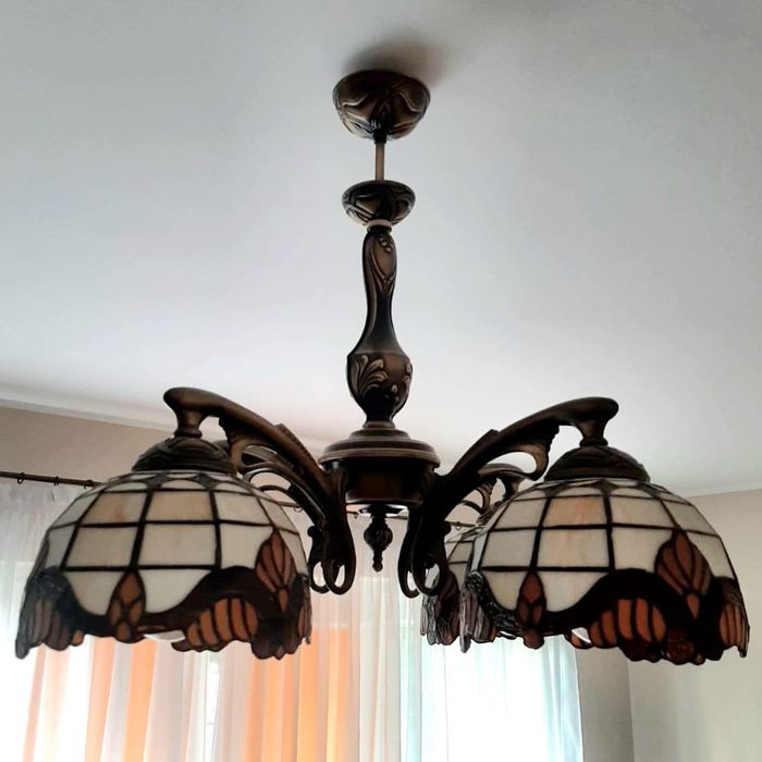 Żyrandol witrażowy