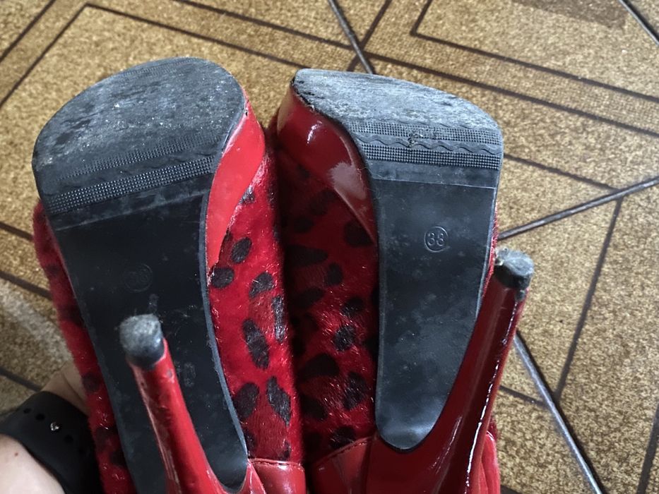Sapatos vermelhos 38