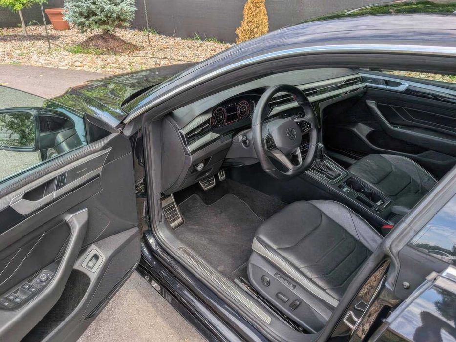 Volkswagen Arteon      2021