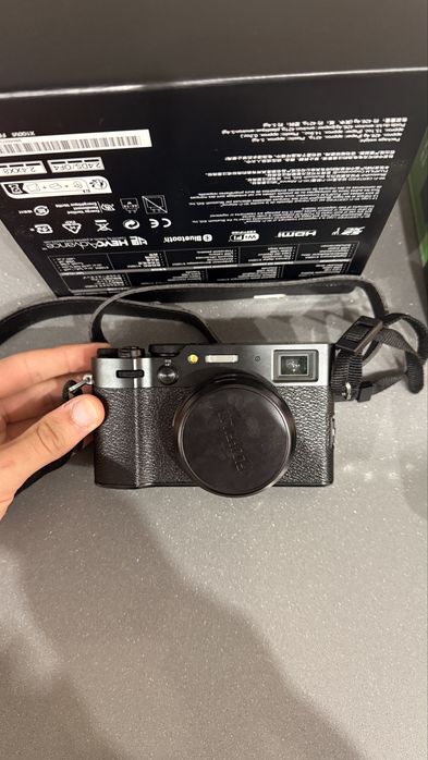 Fujifilm X100VI como nova + bateria extra + carregador + caixas