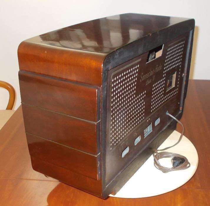 Rádio Francês a válvulas, de 1954