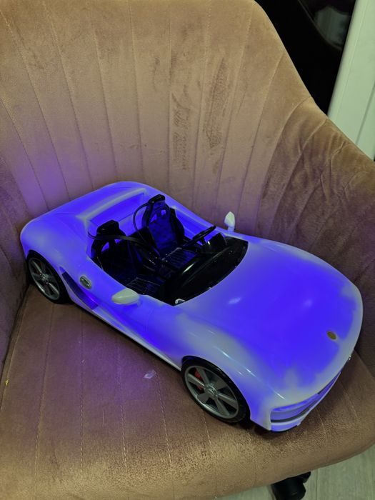 Samochod Rainbow High