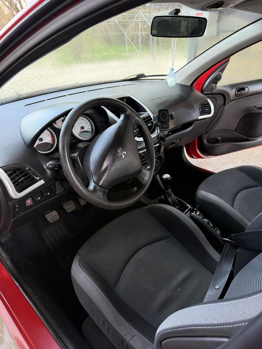 Продається Пежо 206