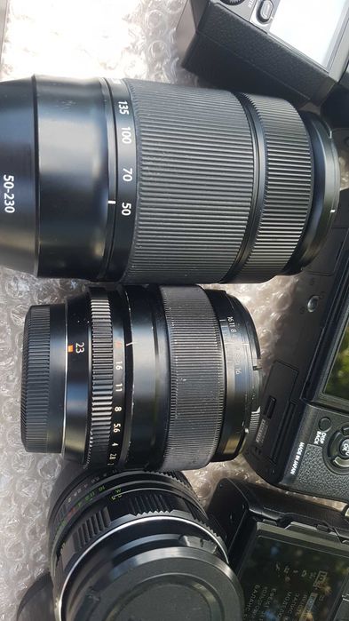 Fujifilm XT2 XT3 з об'єктивами
