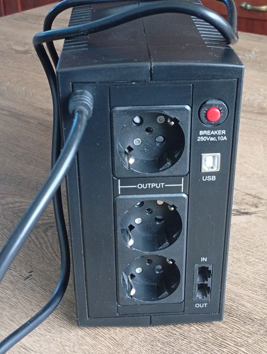Джерело безперебійного живлення (ДБЖ) CyberPower UT-1050 E