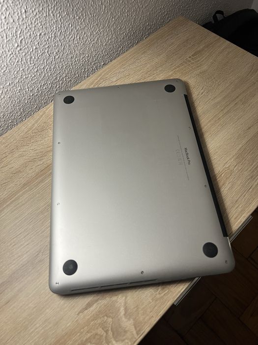 MacBook Pro 13” Retina (Início de 2015) - 100% funcional - 8GB RAM - 121 GB SSD - Intel i5 - 733 ciclos de bateria