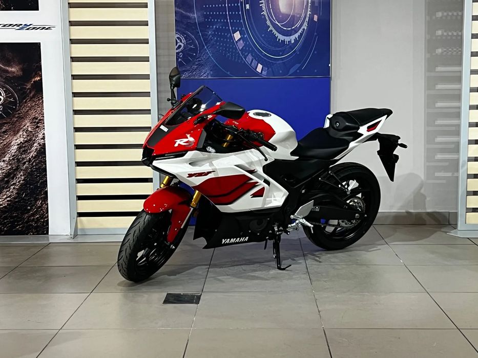 Yamaha R3 R3 70th Anniversary 2026 dostępne od ręki, rocznicowy