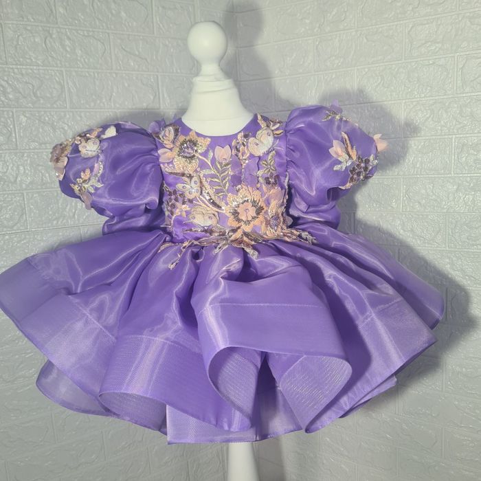 Нарядное платье на малышку