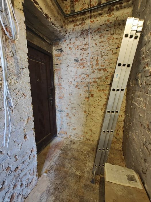 Продам 3 комнатная квартира Залютино. Рынок