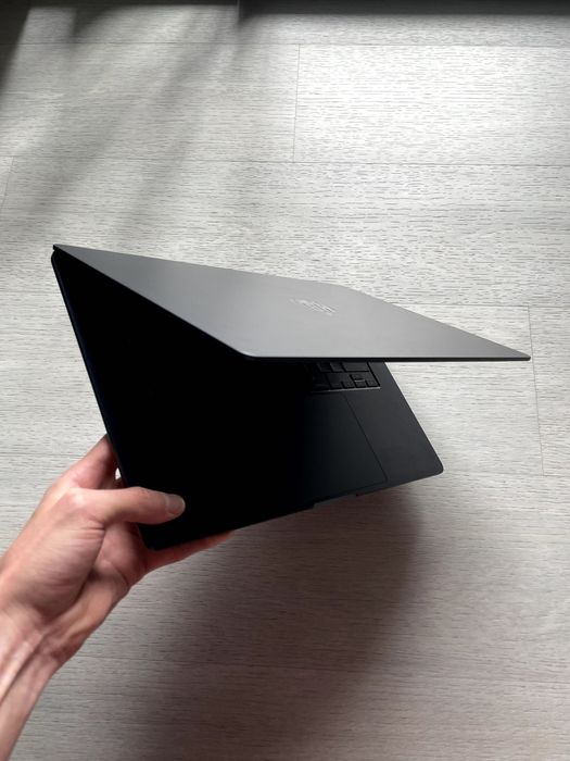 MacBook Air 15' m3 Midnight