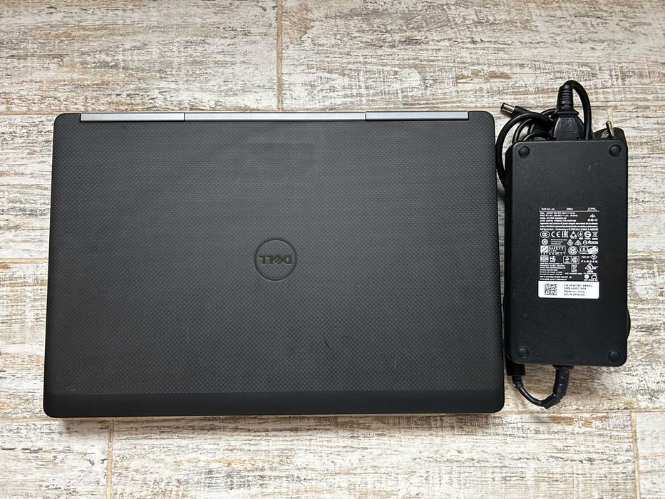 Dell Precision 7720 (17', Intel i7 7700, DDR4 32Gb, SSD, NVIDIA 4Gb)