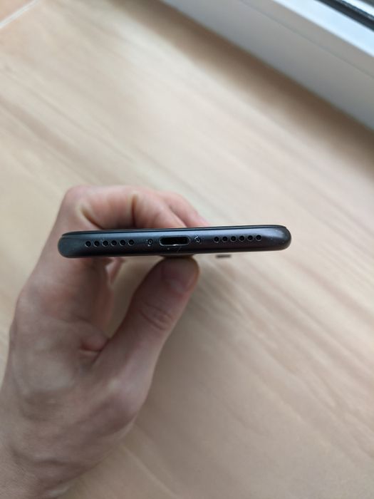Продам iphone 8 64gb