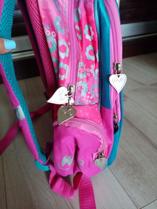Новый школьный рюкзак. Портфель для девочки 1-4 клас