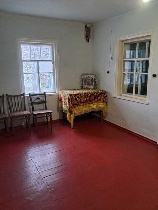 Продам газифицированный дом. Земли 44 сотки. Центр