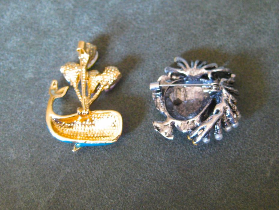 Alfinete / Broche / Pregadeira Baleia NOVO