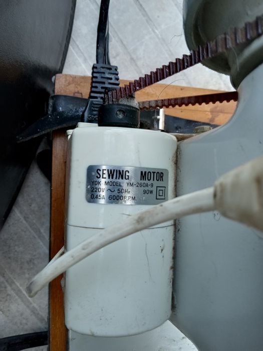 Швейная машинка чайка 132 м