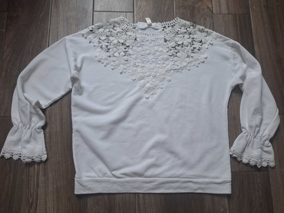 Bluza damska z koronką