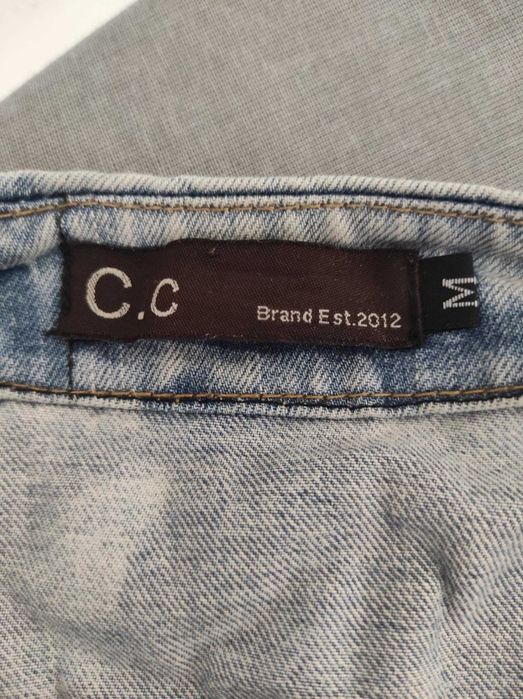 Kurtka jeansowa z naszywkami