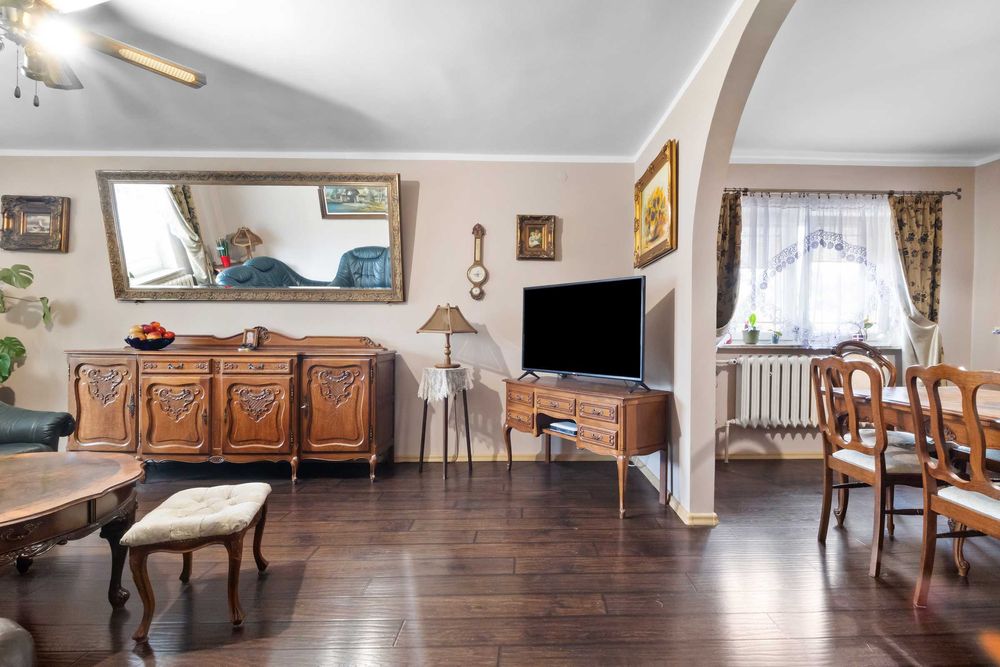 Dom jednorodzinny oraz budynki usługowy na sprzedaż Darłowo