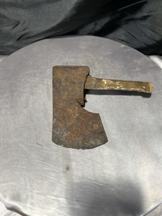 Stara siekiera ciesielska – antyk z Norwegii – unikat kolekcjonerski