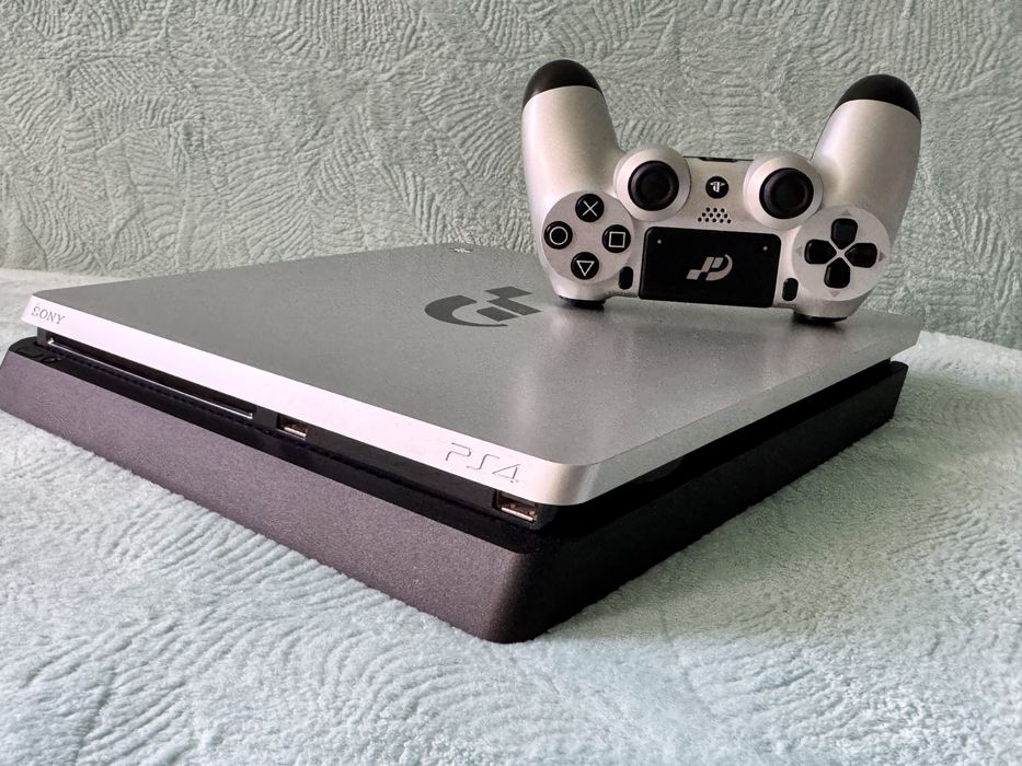 PlayStation 4 Slim 1TB Gran Turismo Limited Edition — як нова