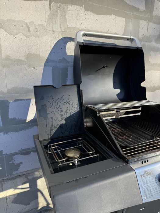 Мангал, газовий гриль , барбекю